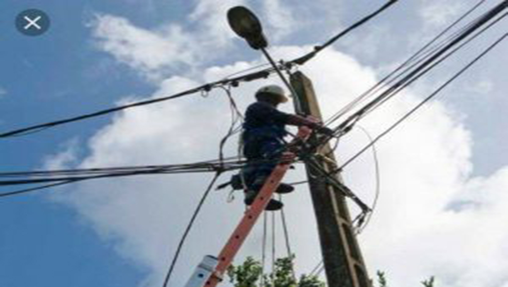 L’électricité élimine enfin les quartiers de Kirene.