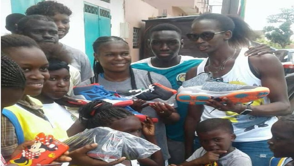 DIASS/SPORT : Les basketteuses de l’équipe nationale du Sénégal ont fait un don important de « shoes » au club Diass Basket