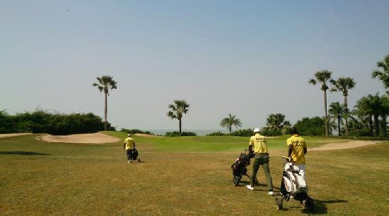 UNE ACADÉMIE DE GOLF A SALY